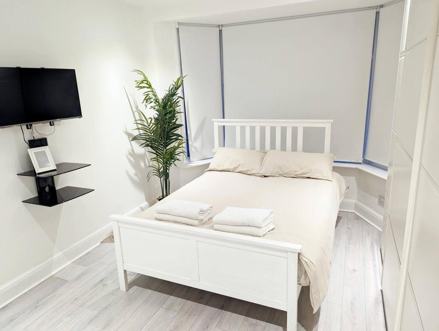 Quality Apartments Close To Tube Хендон Экстерьер фото