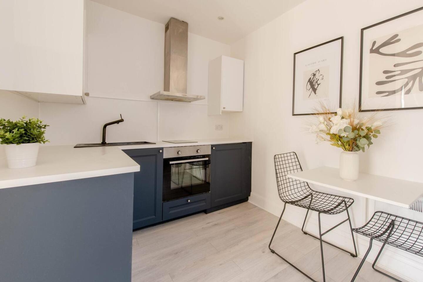 Quality Apartments Close To Tube Хендон Экстерьер фото
