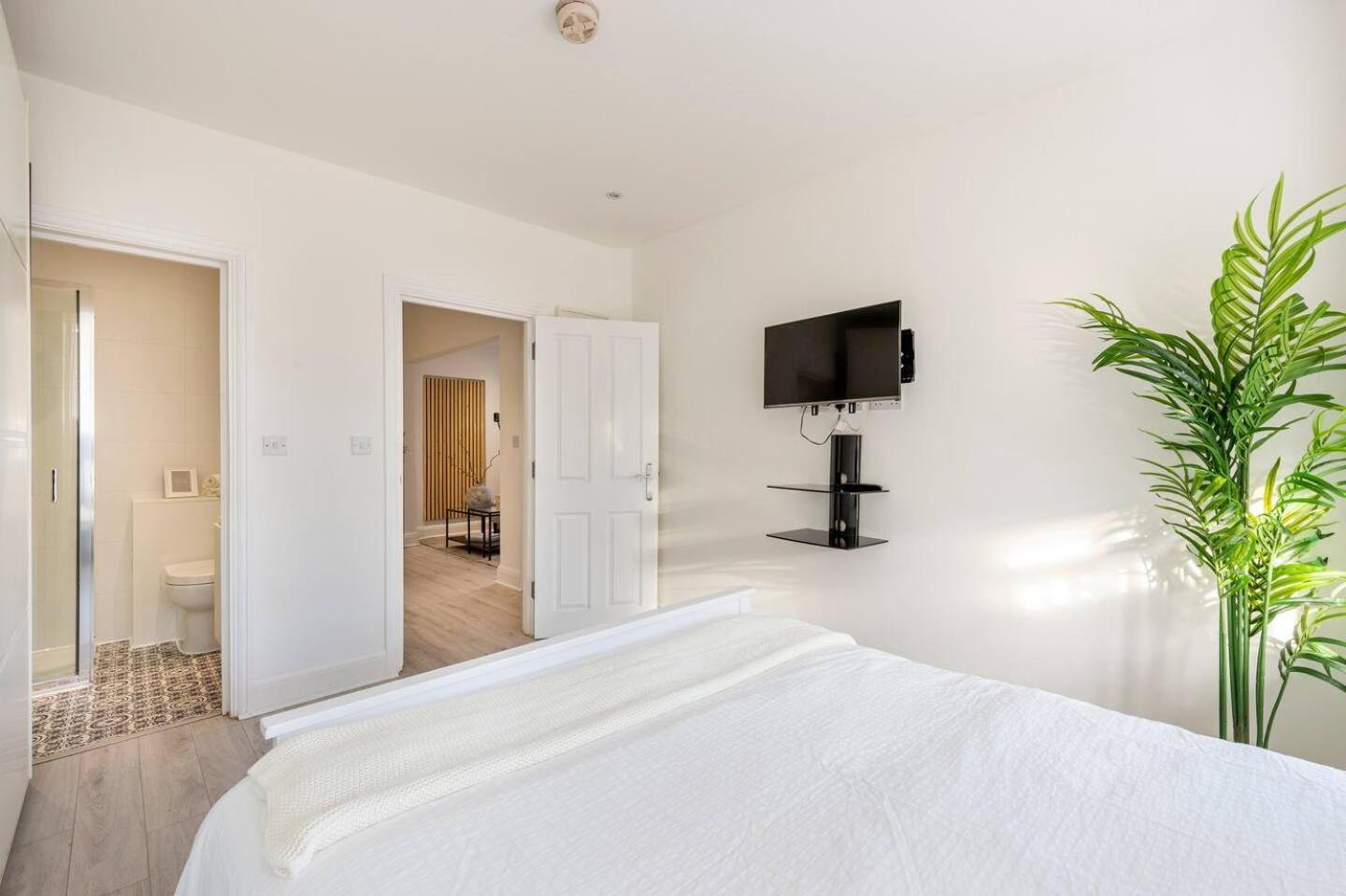 Quality Apartments Close To Tube Хендон Экстерьер фото