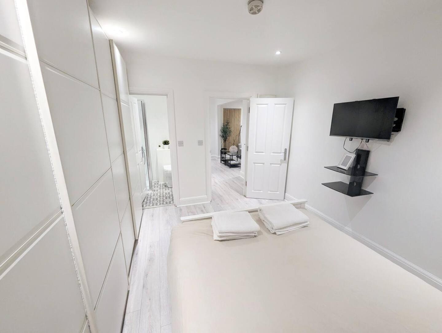 Quality Apartments Close To Tube Хендон Экстерьер фото
